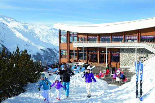 Les Menuires Франция праздничный промокод booking.com