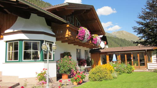 埃尔比格纳普·蒂罗尔（Elbigenalp Tirol） 奧地利 Elbigenalp Tirol 假日促销代码 booking.com