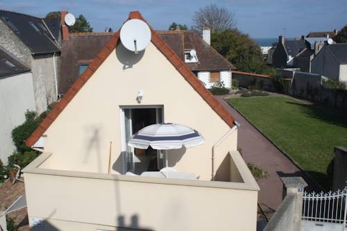 Arromanches les Bains Франция праздничный промокод booking.com